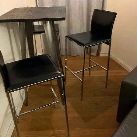 Im Nollendorfkiez, 2 Zimmer, Kueche, Bad, Berlín