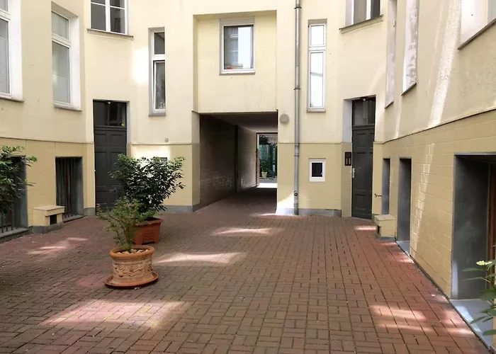 Im Nollendorfkiez, 2 Zimmer, Küche, Bad, Apartamento *