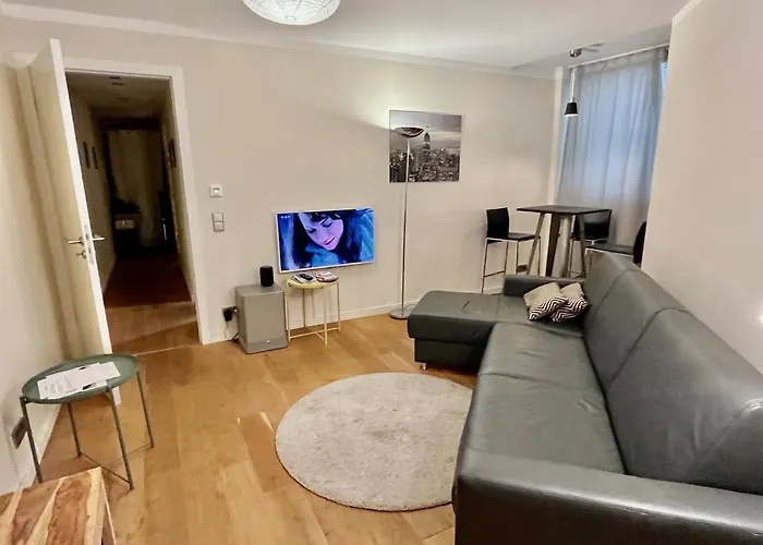 Im Nollendorfkiez, 2 Zimmer, Kueche, Bad, Lägenhet