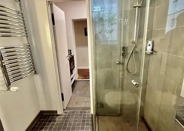 Im Nollendorfkiez, 2 Zimmer, Kueche, Bad, Lägenhet Berlin