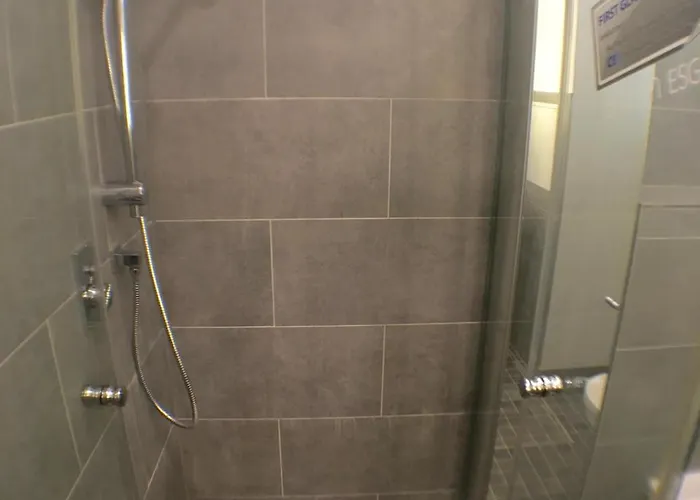 Im Nollendorfkiez, 2 Zimmer, Kueche, Bad, * Berlin